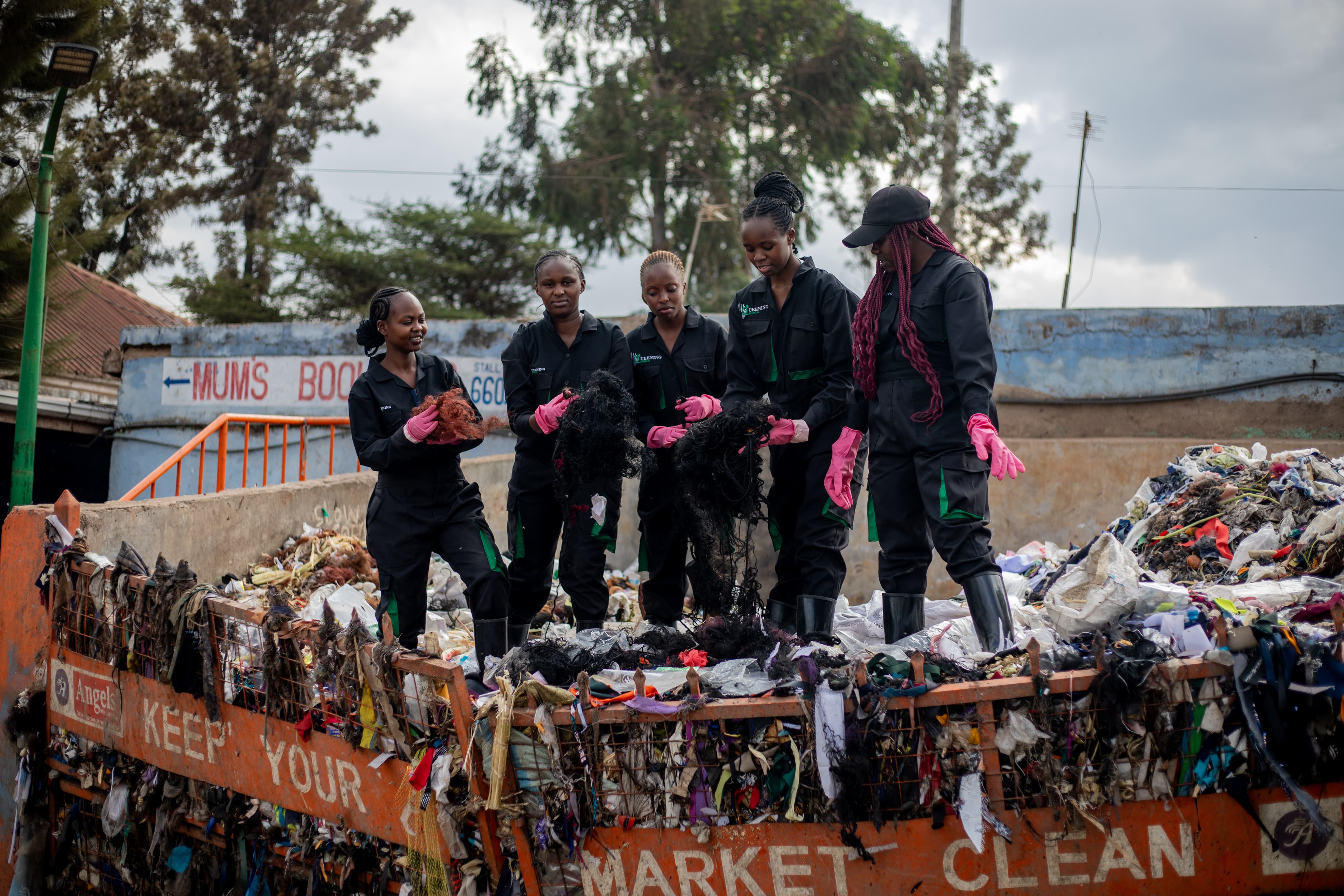 Janet Dete & Damaris Kuria’s Queening Afrika: A collection and processing system that turns discarded synthetic hair into fiber for handbags and home goods. Photo Courtesy of Janet Dete & Damaris Kuria.